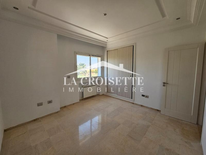 Appartement S+3 à La Soukra